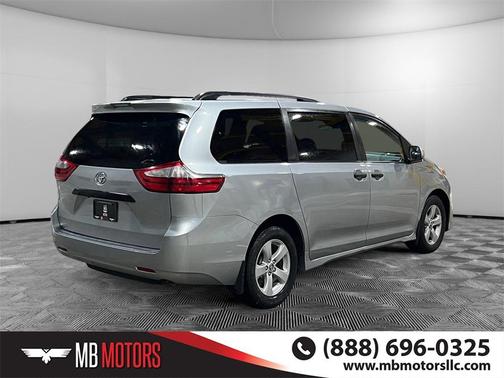 2020 Toyota Sienna SE