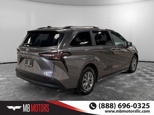 Pre-Dawn Grey Mica 2023 Toyota Sienna XLE