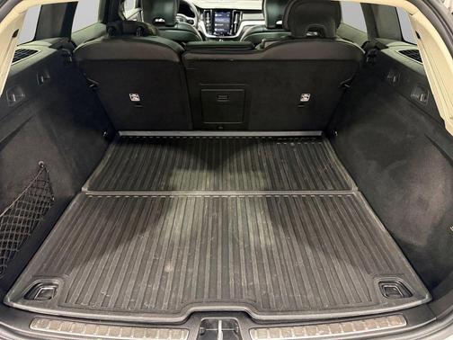 2023 Volvo V60 Cross Country B5 Ultimate