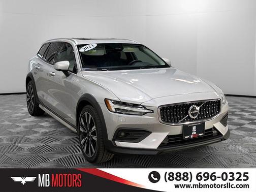 2023 Volvo V60 Cross Country B5 Ultimate