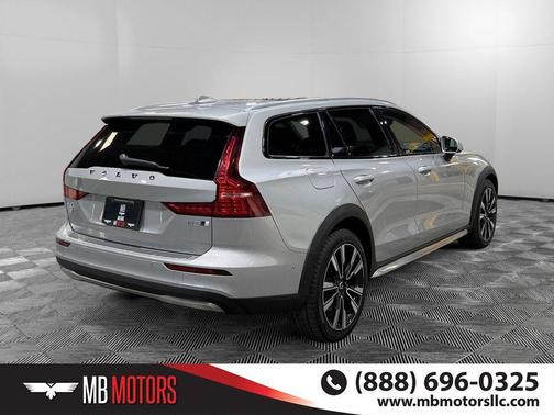 2023 Volvo V60 Cross Country B5 Ultimate