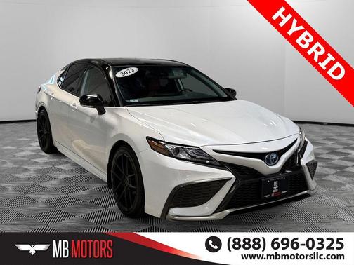 White 2022 Toyota Camry Hybrid SE