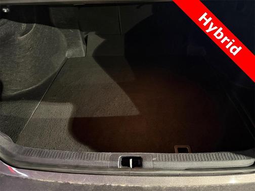 2024 Toyota Camry Hybrid SE