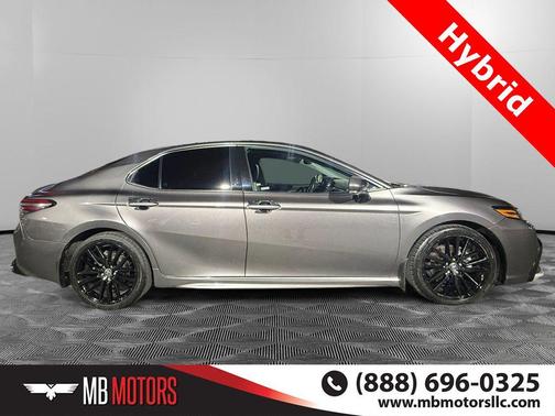 2024 Toyota Camry Hybrid SE