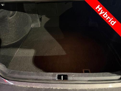 2024 Toyota Camry Hybrid SE