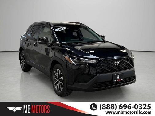 Jet Black Mica 2025 Toyota Corolla Cross LE