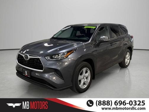 Magnetic Grey Metallic 2024 Toyota Highlander LE