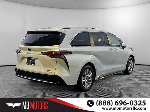 2022 Toyota Sienna Limited