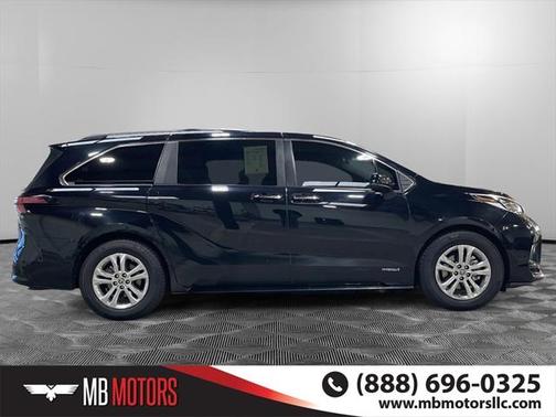 2021 Toyota Sienna XSE 7 Passenger