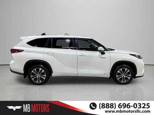Blizzard Pearl 2020 Toyota Highlander Hybrid XLE