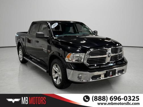 Brilliant Black Crystal Pearl 2019 RAM 1500 SLT