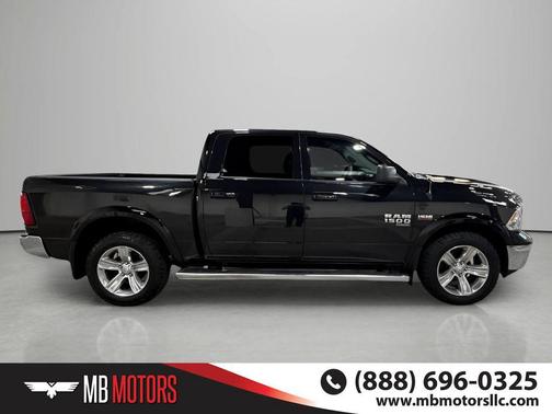 Brilliant Black Crystal Pearl 2019 RAM 1500 SLT