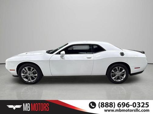 White Knuckle Clearcoat 2023 Dodge Challenger SXT
