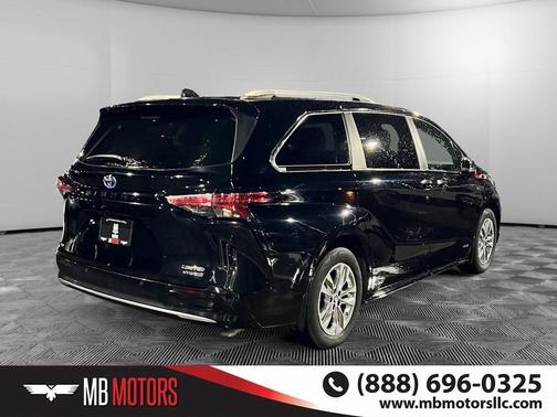 2021 Toyota Sienna Limited 7-Passenger