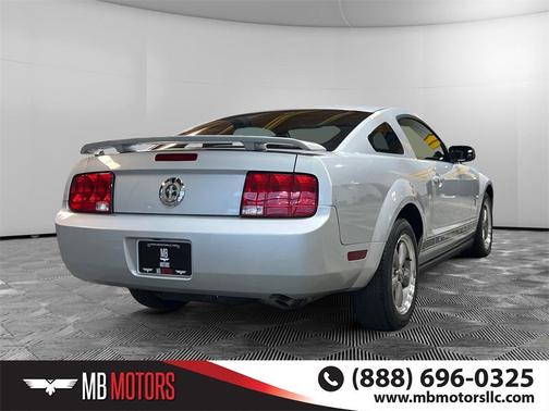 2006 Ford Mustang Deluxe