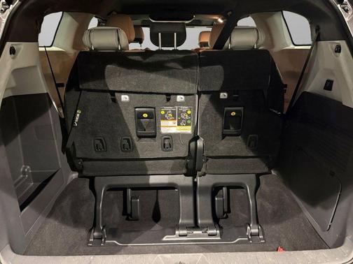 2021 Toyota Sienna XSE 7 Passenger