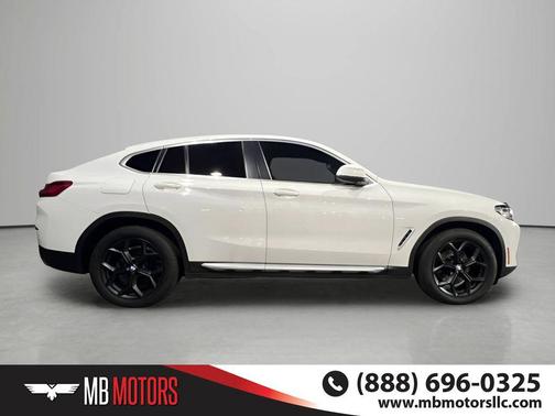 White 2022 BMW X4 xDrive30i