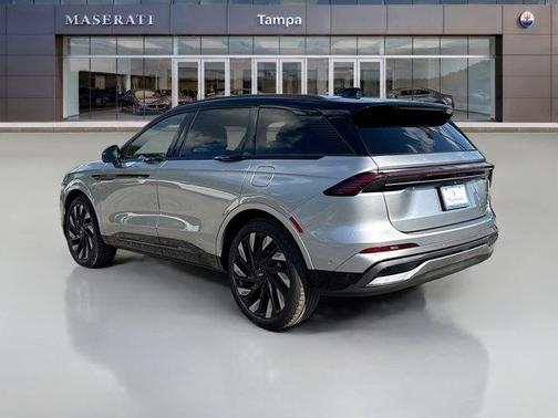 Radiance Metallic 2024 Lincoln Nautilus Reserve