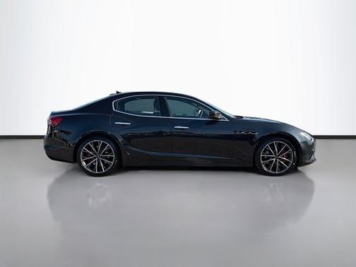 2023 Maserati Ghibli Modena Q4