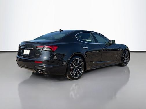 2023 Maserati Ghibli Modena Q4