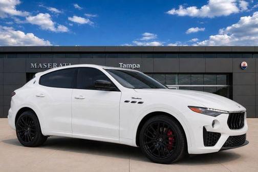 White 2022 Maserati Levante Modena