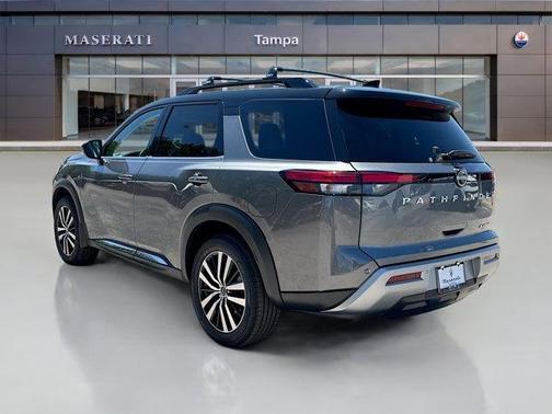 2t Gun Blk Roof 2024 Nissan Pathfinder Platinum