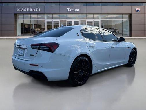 Bianco 2023 Maserati Ghibli Modena