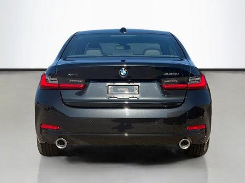 2025 BMW 330 i xDrive