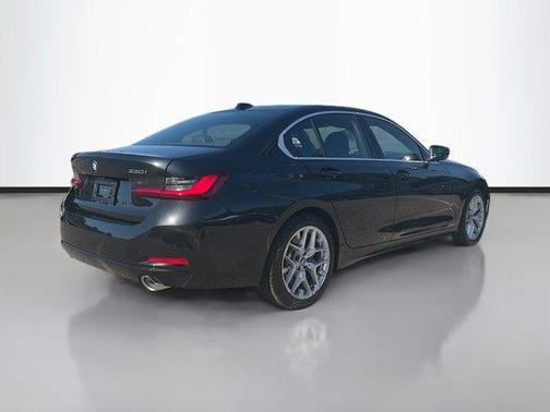 2025 BMW 330 i xDrive