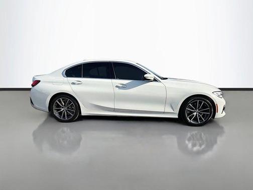 2019 BMW 330 i