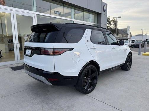 2024 Land Rover Discovery P360 Metropolitan Edition