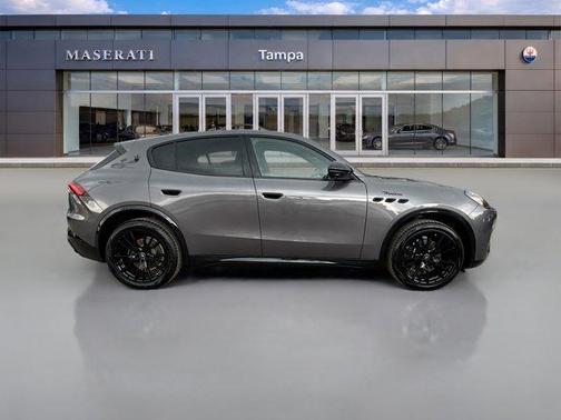 Gray 2025 Maserati Grecale Modena
