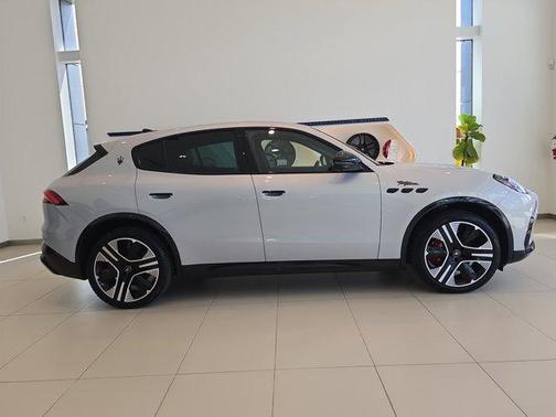 2025 Maserati Grecale Folgore Base