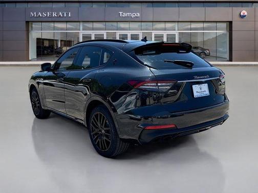 Nero Noctis 2022 Maserati Levante Modena
