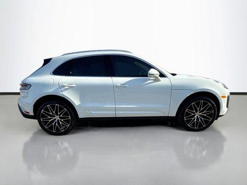 White 2023 Porsche Macan Base