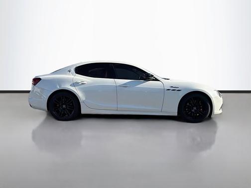 2022 Maserati Ghibli Modena