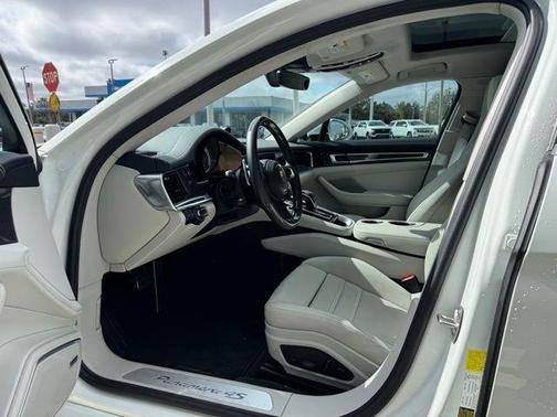 2023 Porsche Panamera 4S