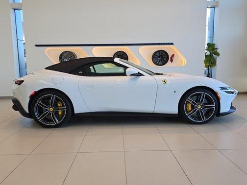 2024 Ferrari Roma Spider Base