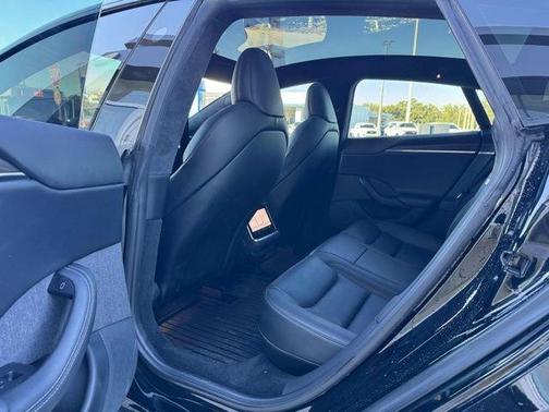 2022 Tesla Model S Base