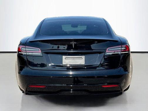 2022 Tesla Model S Base