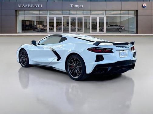 Arctic White 2024 Chevrolet Corvette Stingray w/2LT