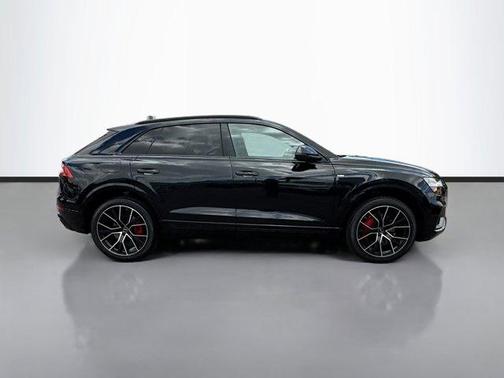 Mythos Black Metallic 2023 Audi Q8 55 Premium Plus