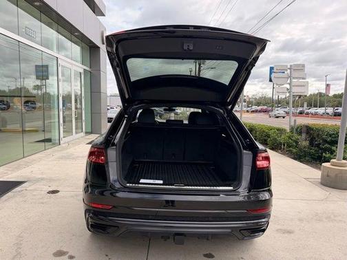 Mythos Black Metallic 2023 Audi Q8 55 Premium Plus