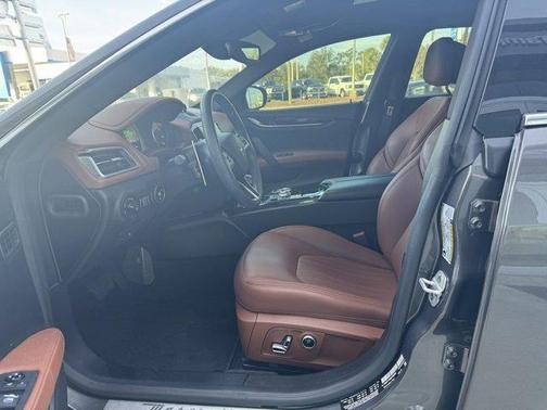 2022 Maserati Ghibli Modena Q4