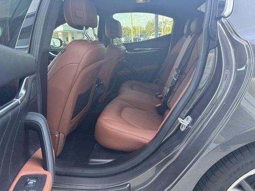 2022 Maserati Ghibli Modena Q4