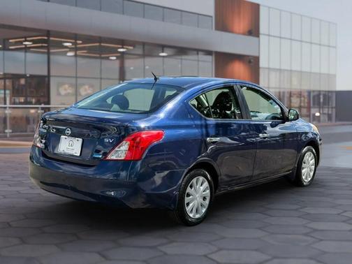 Blue 2012 Nissan Versa 1.6 S