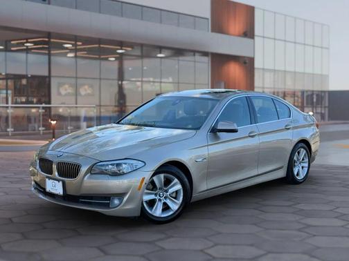 2013 BMW 528 528i Sedan 4D