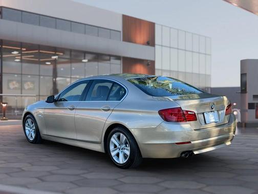 2013 BMW 528 528i Sedan 4D