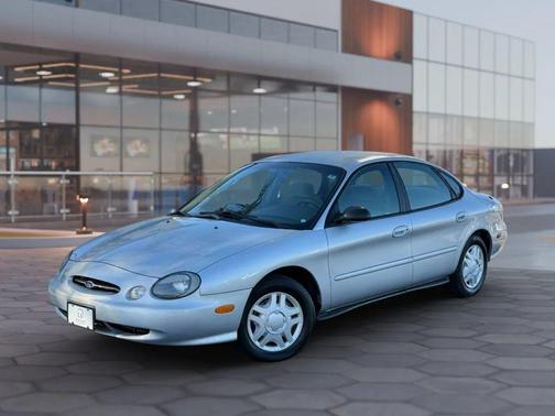 1999 Ford Taurus SE Sedan 4D