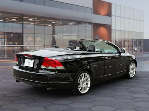 Black 2006 Volvo C70 T5